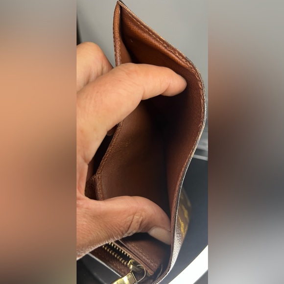 Louis Vuitton
2009 LV Monogram Trésor Wallet - Picture 4 of 5